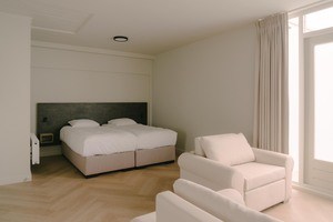 Deluxe Studio